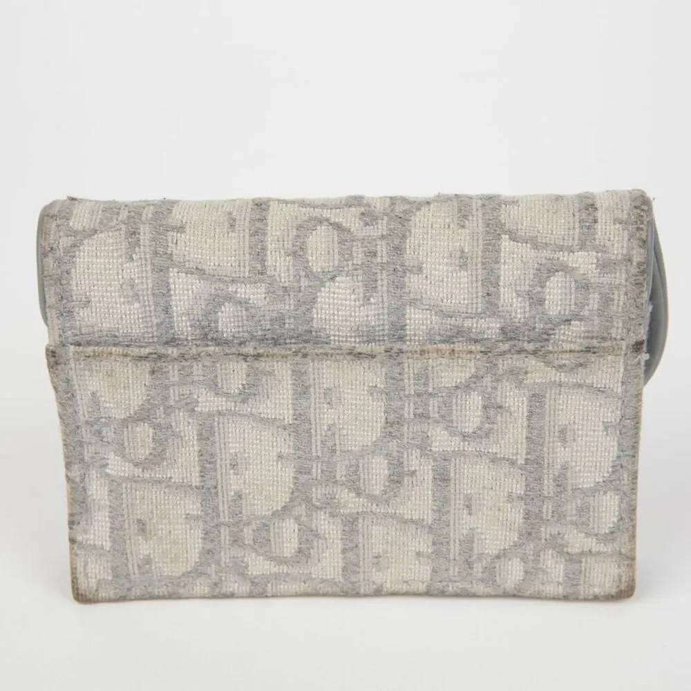 Oblique Saddle Flap Card Holder